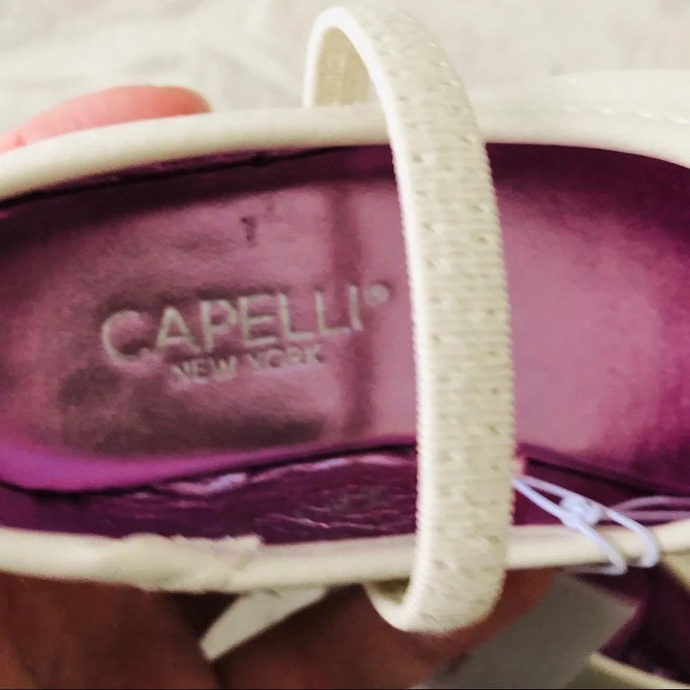 NWT CAPELLI white sparkly glitter furry unicorn pom Pom flat white girls SZ 5